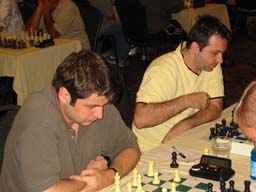 GM Yuri Shulman (left) and GM Nikola Mitkov (right)